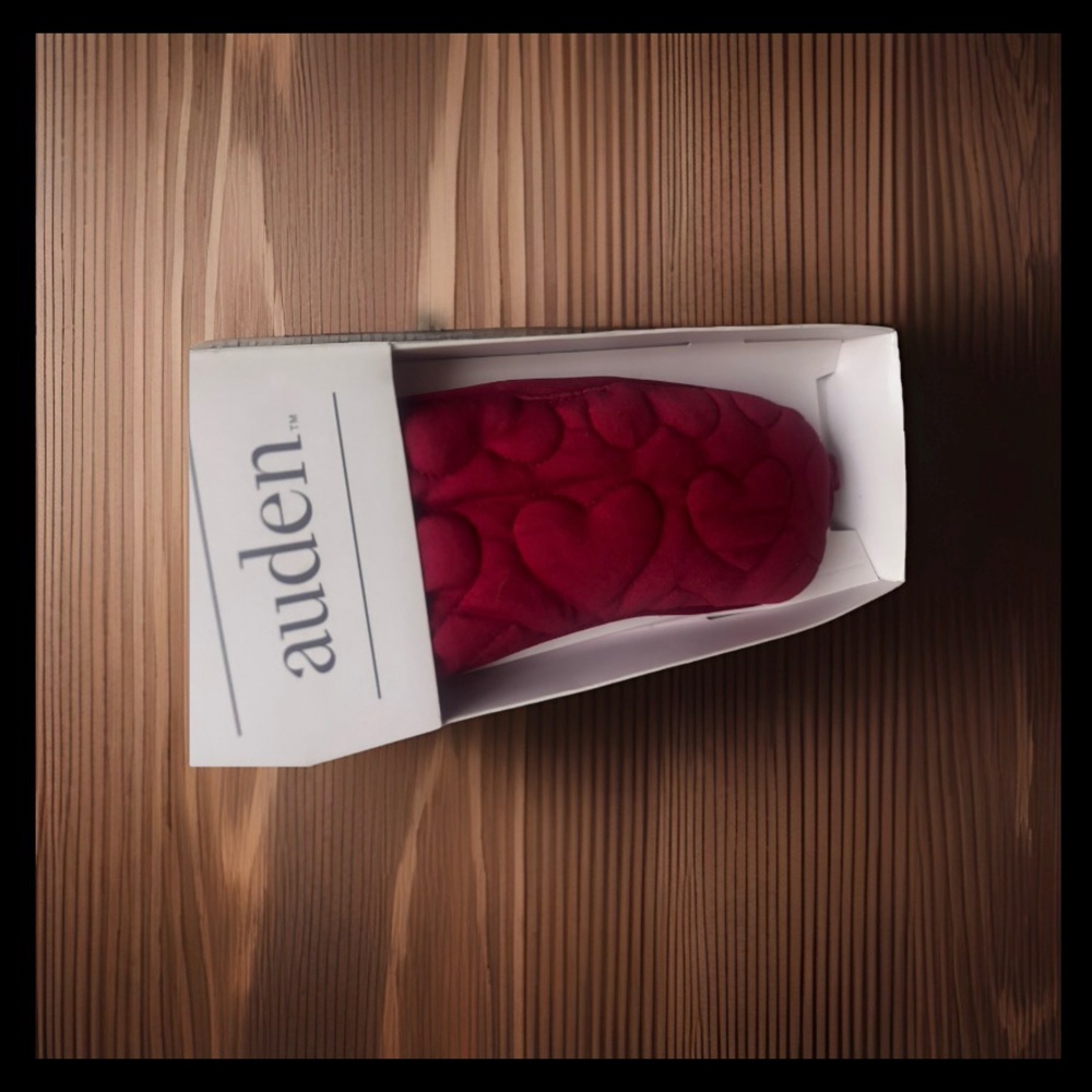 Auden Quilted Heart-Pattern Red Eye Mask
